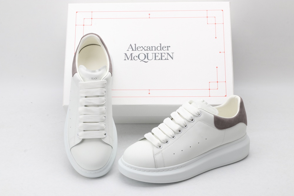 AMQ oversized sneakers with grey heel