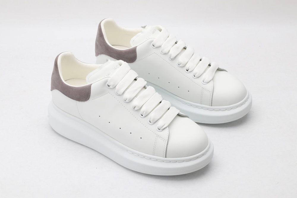 AMQ oversized sneakers with grey heel