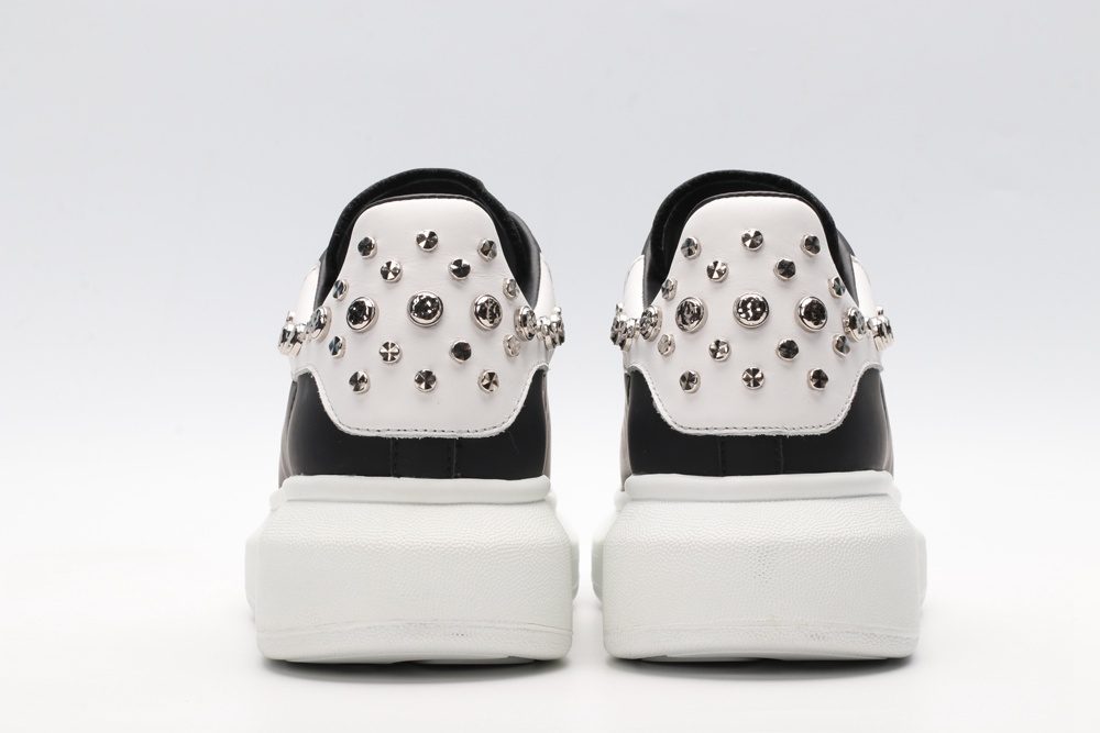 Black calf leather lace-up sneaker with siL*Ver-finished hammered stud