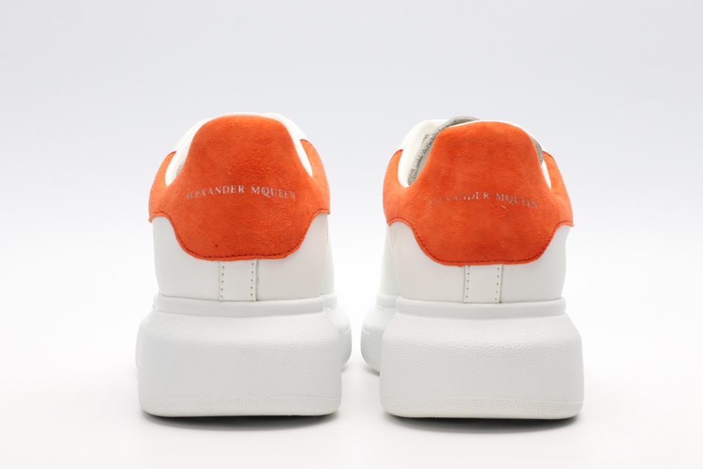 AMQ OVERSIZED SNEAKER with orange heel