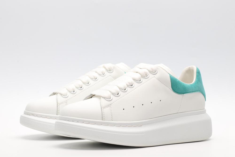 AMQ OVERSIZED SNEAKER