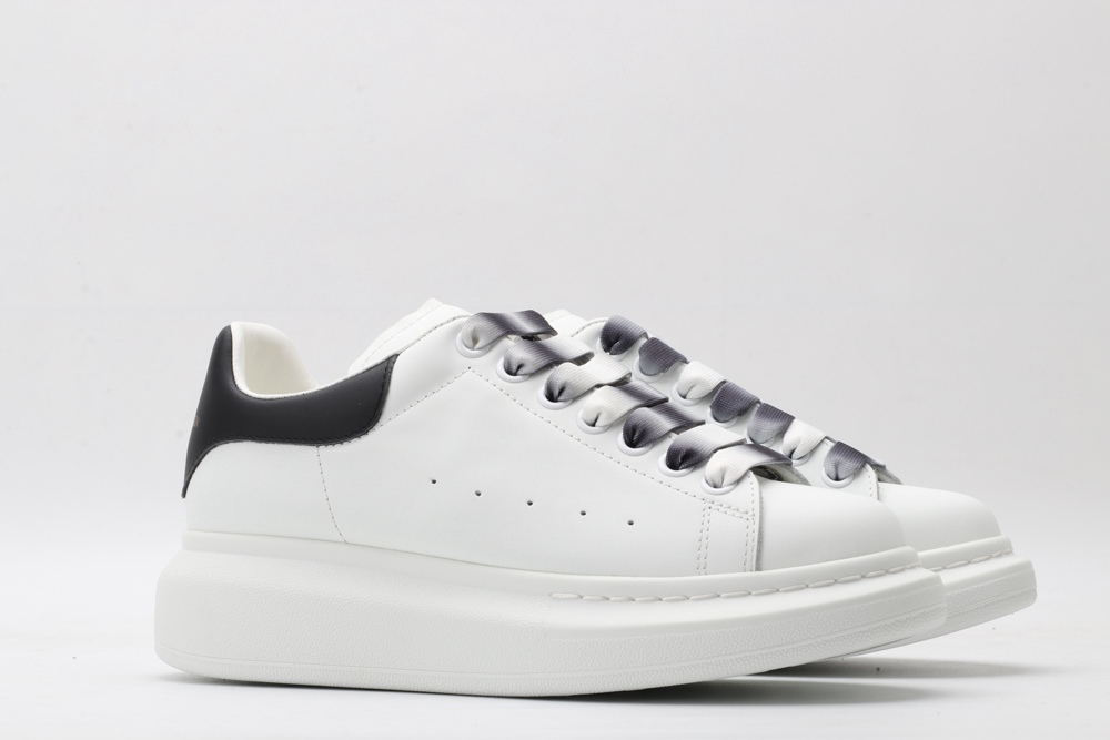 AMQ oversized sneakers with black heel