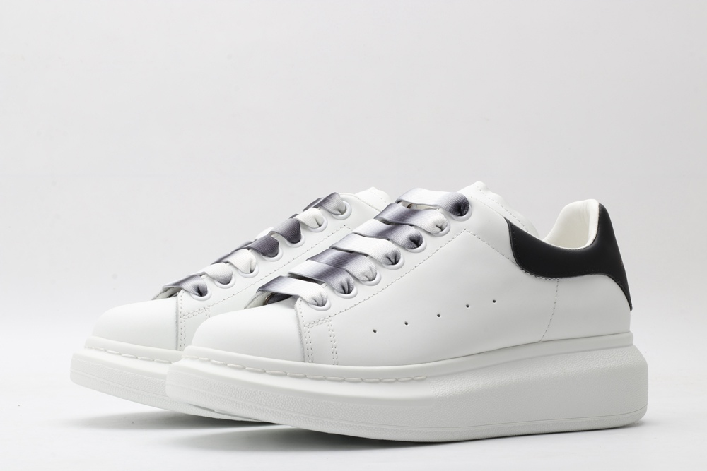 AMQ oversized sneakers with black heel