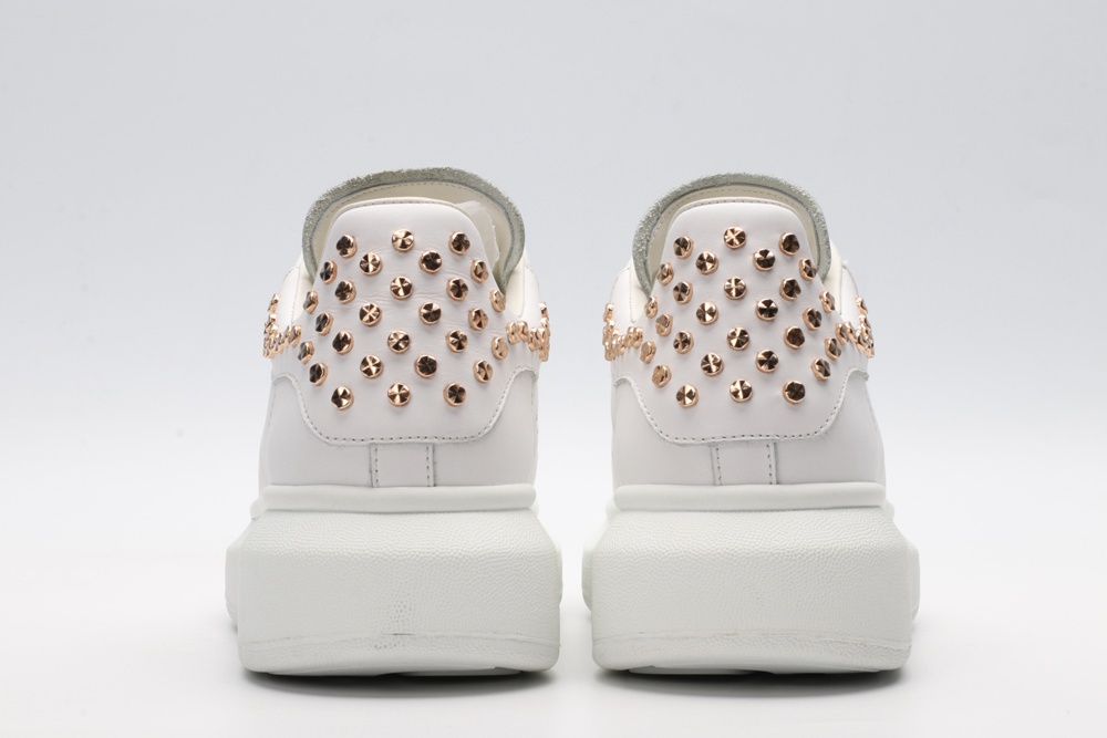 White calf leather lace-up sneaker with gold-finished hammered stud