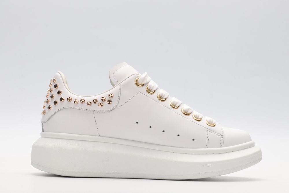 White calf leather lace-up sneaker with gold-finished hammered stud