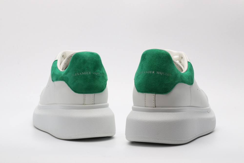 AMQ OVERSIZED SNEAKER with green heel
