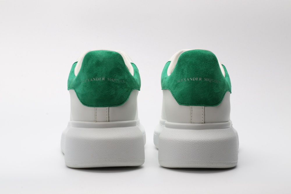 AMQ OVERSIZED SNEAKER with green heel