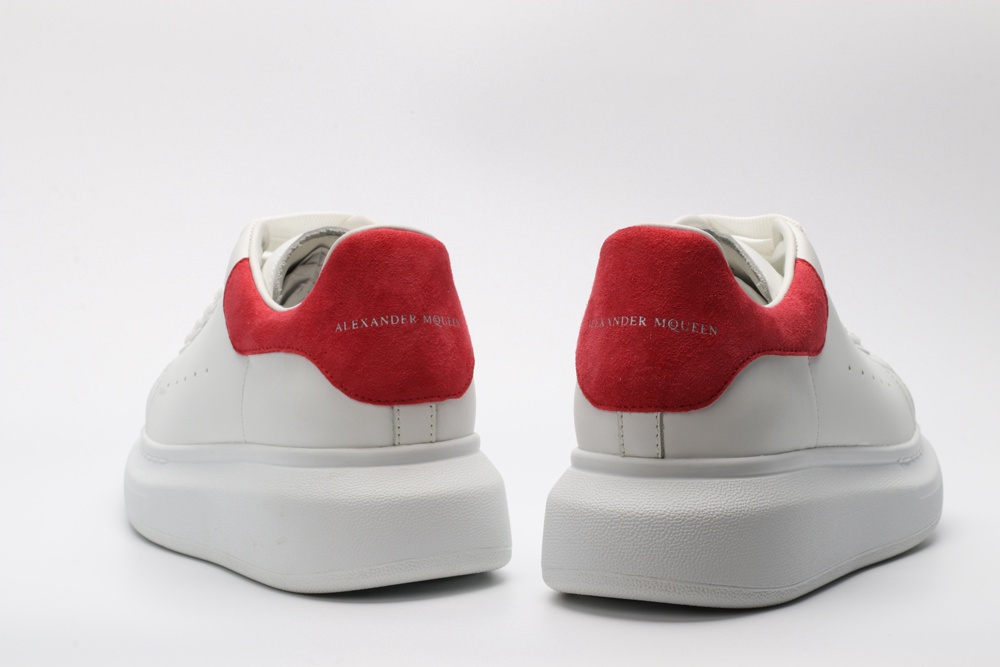 AMQ OVERSIZED SNEAKER with red heel