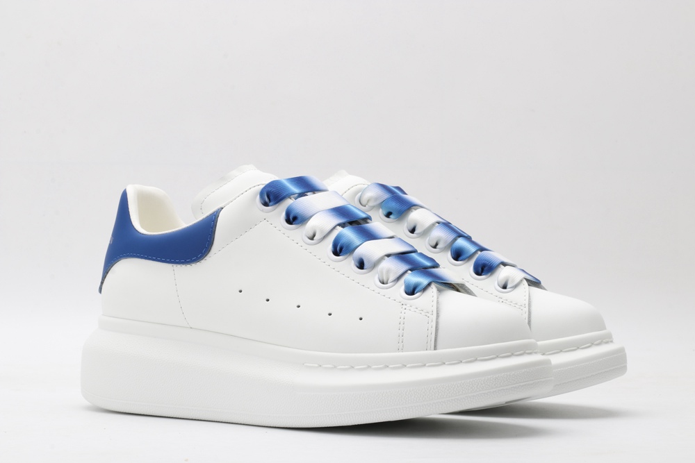 AMQ oversized sneakers with blue heel