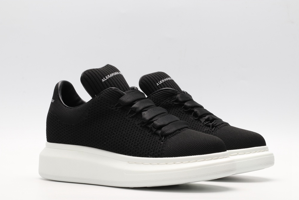 AMQ OVERSIZED SNEAKER Black