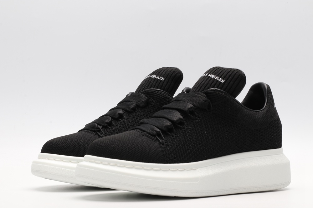 AMQ OVERSIZED SNEAKER Black