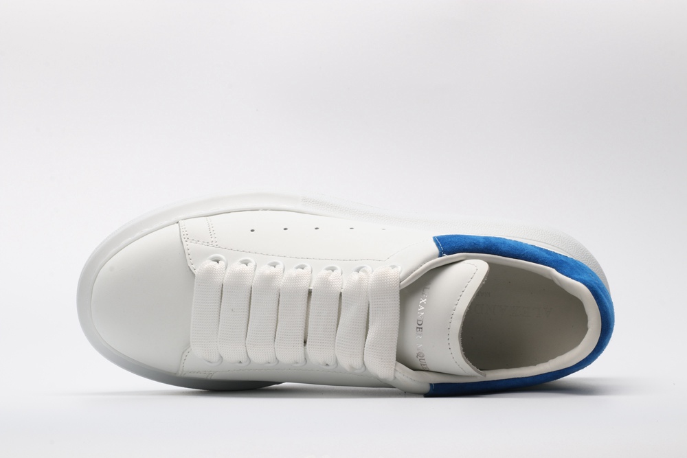 AMQ OVERSIZED SNEAKER with blue heel