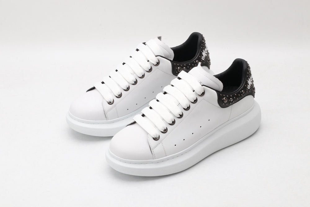 AMQ White calf leather lace-up sneaker