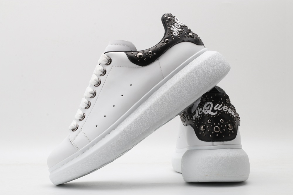 AMQ White calf leather lace-up sneaker