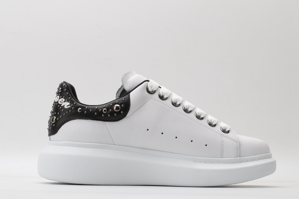 AMQ White calf leather lace-up sneaker