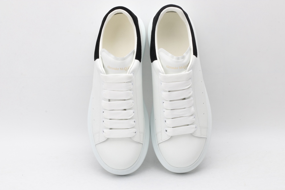 AMQ OVERSIZED SNEAKER Black