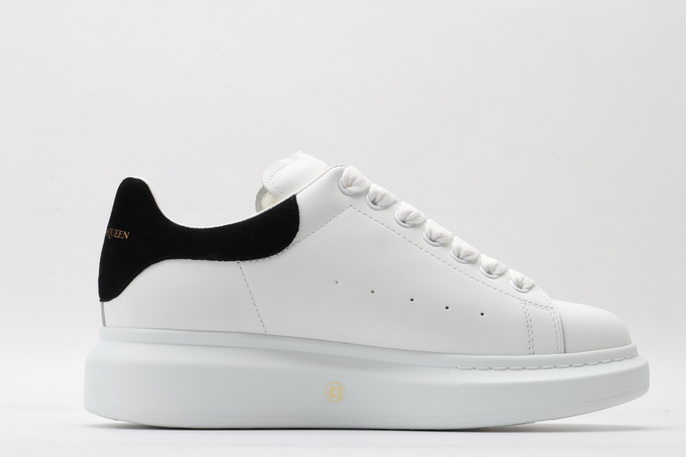 AMQ OVERSIZED SNEAKER Black