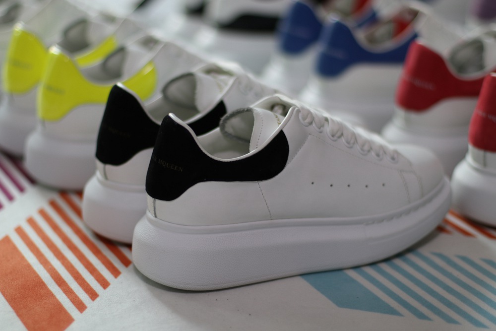 AMQ OVERSIZED SNEAKER Black