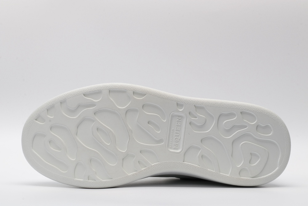 AMQ OVERSIZED SNEAKER Black