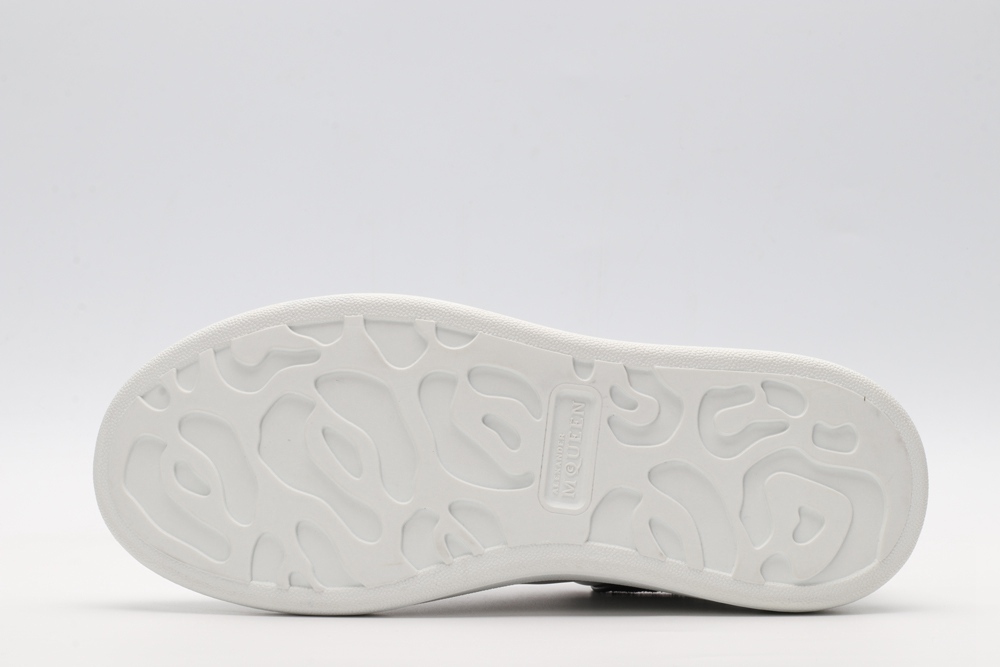 AMQ oversized sneakers with black heel