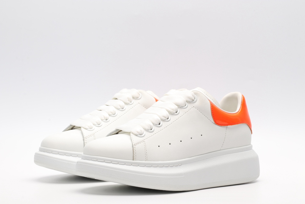 AMQ OVERSIZED SNEAKER with orange heel