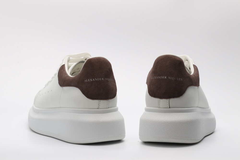 AMQ OVERSIZED SNEAKER Cafe