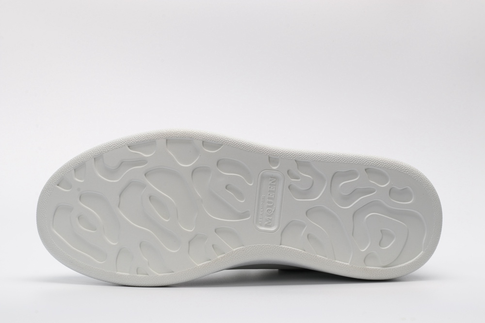 AMQ OVERSIZED SNEAKER Cafe