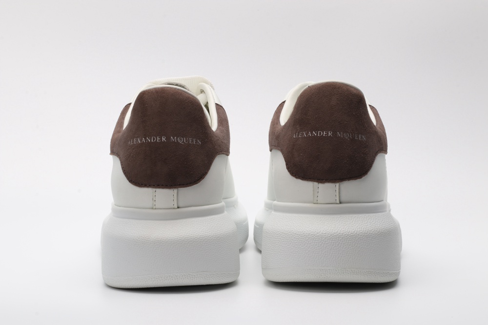 AMQ OVERSIZED SNEAKER Cafe