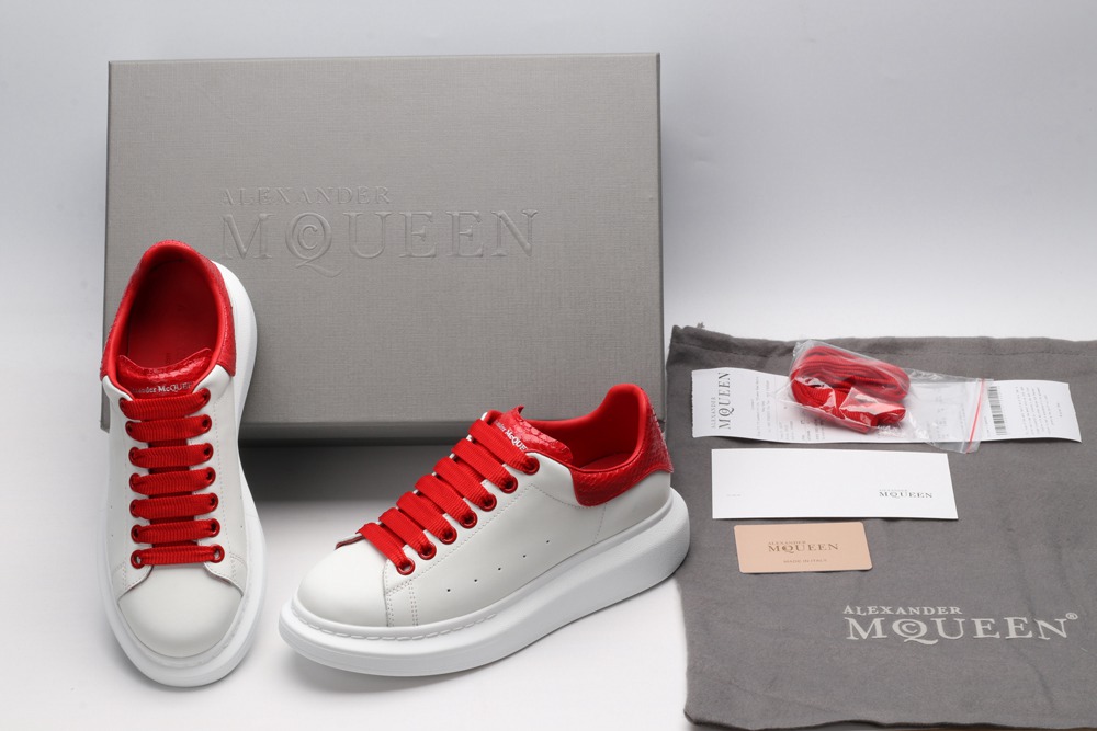 AMQ OVERSIZED SNEAKER