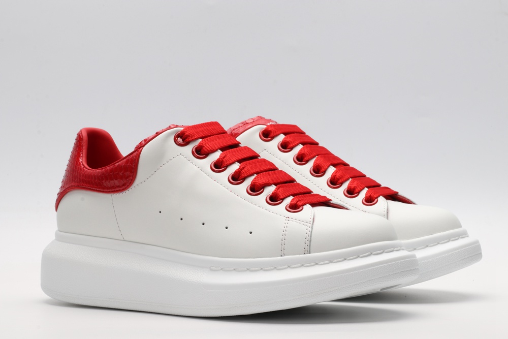 AMQ OVERSIZED SNEAKER