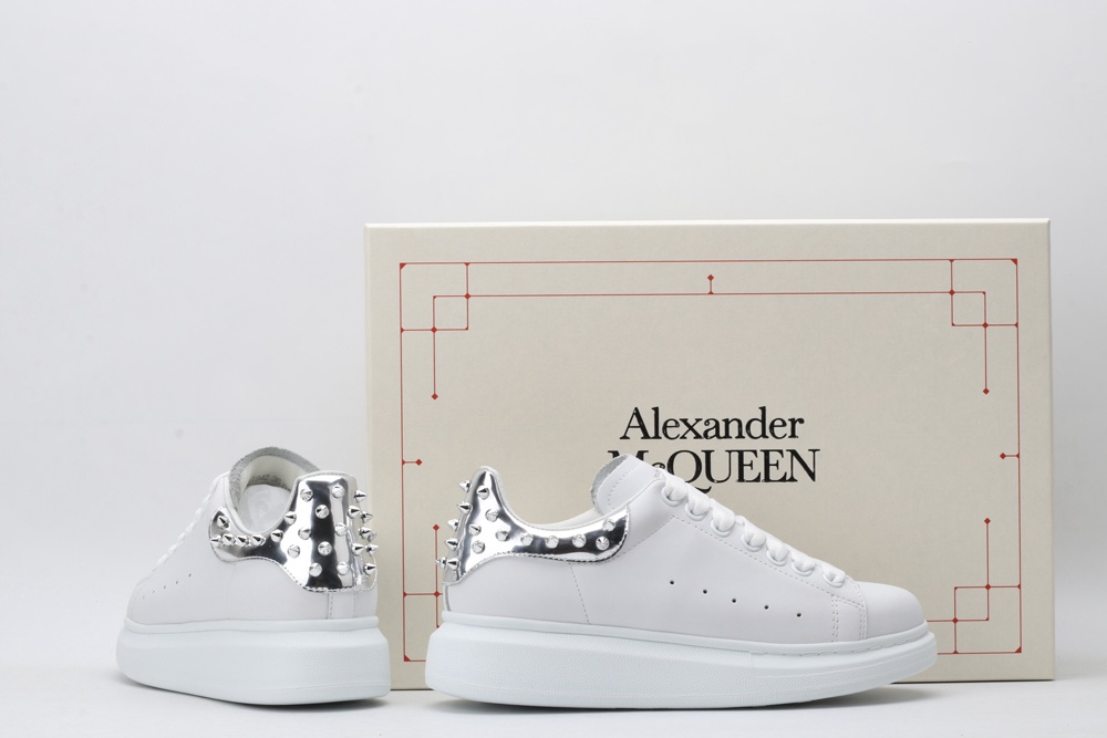 White calf leather lace-up sneaker with siL*Ver-finished hammered stud