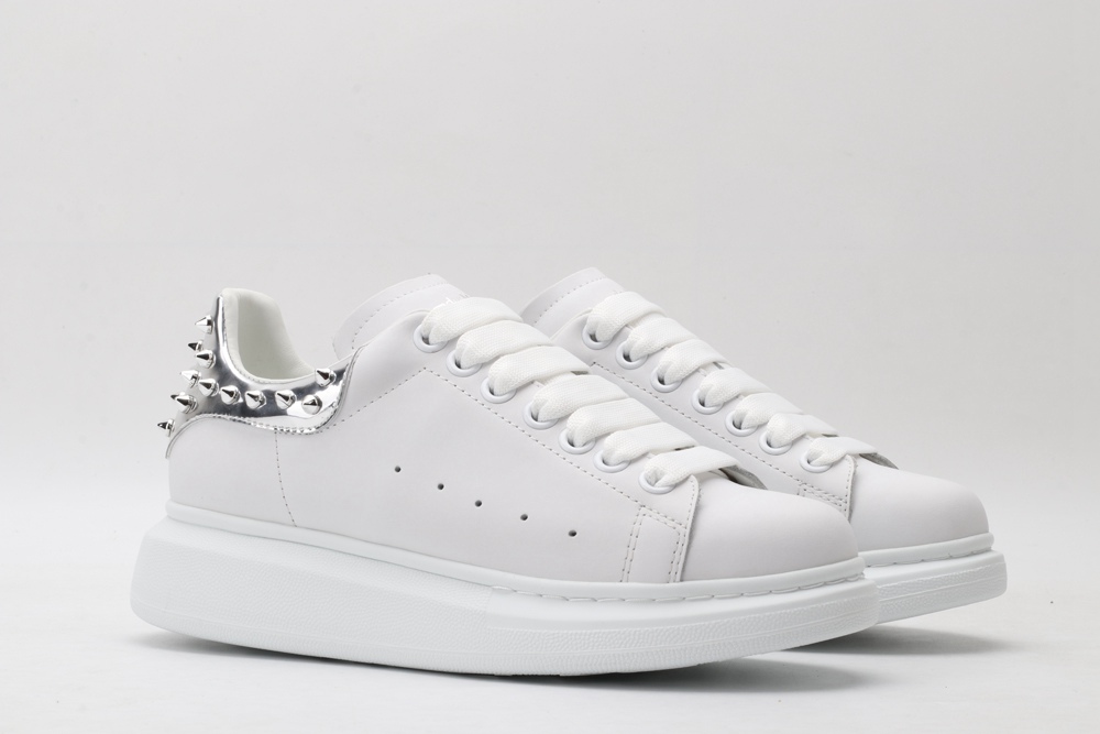 White calf leather lace-up sneaker with siL*Ver-finished hammered stud