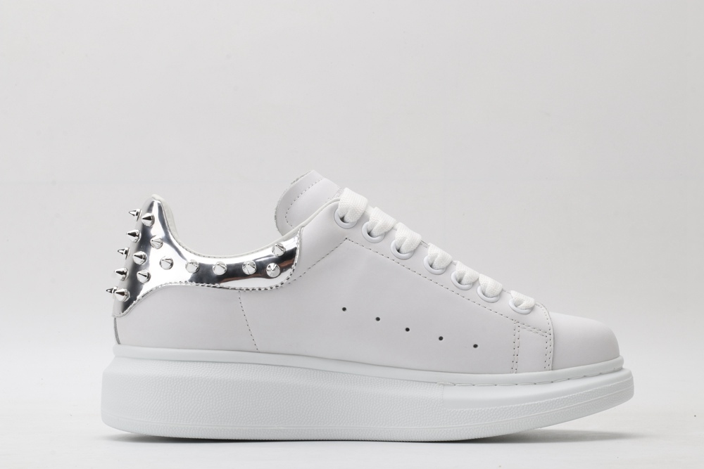 White calf leather lace-up sneaker with siL*Ver-finished hammered stud