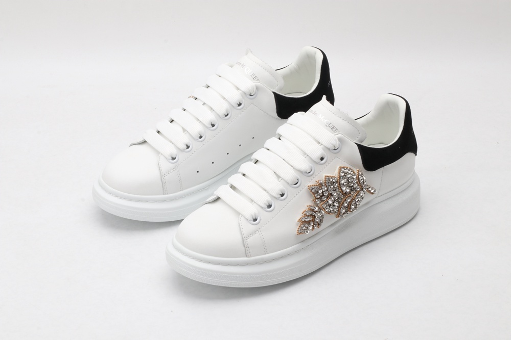 AMQ oversized sneakers with black heel
