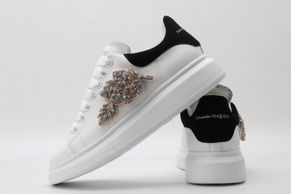 AMQ oversized sneakers with black heel