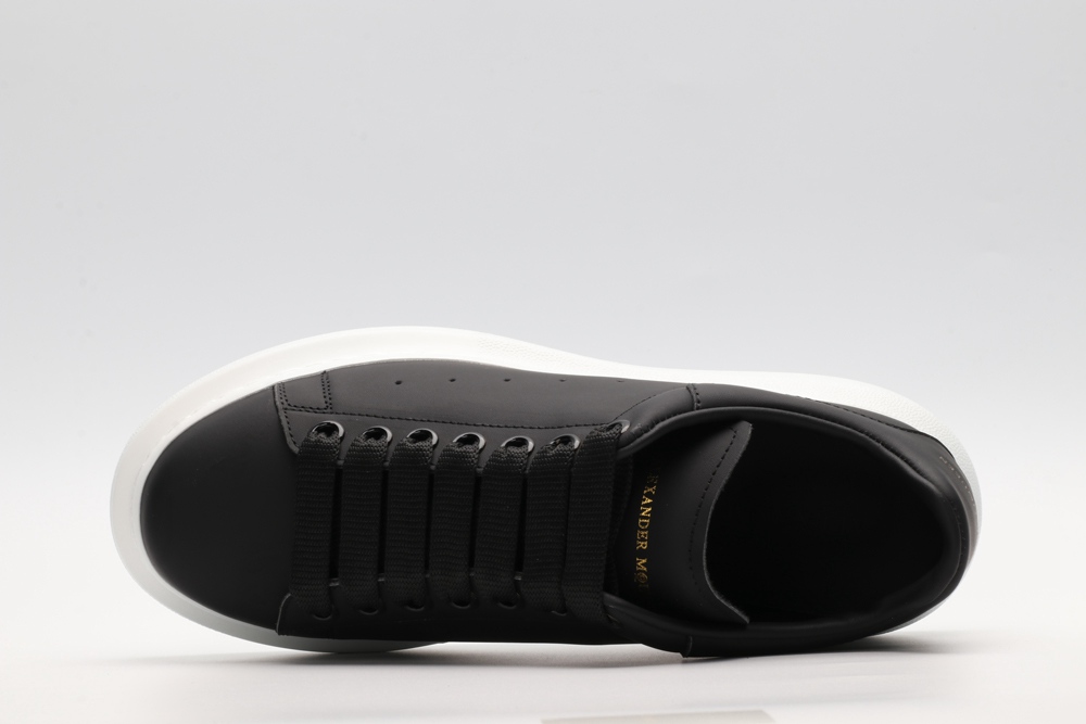 AMQ OVERSIZED SNEAKER Black