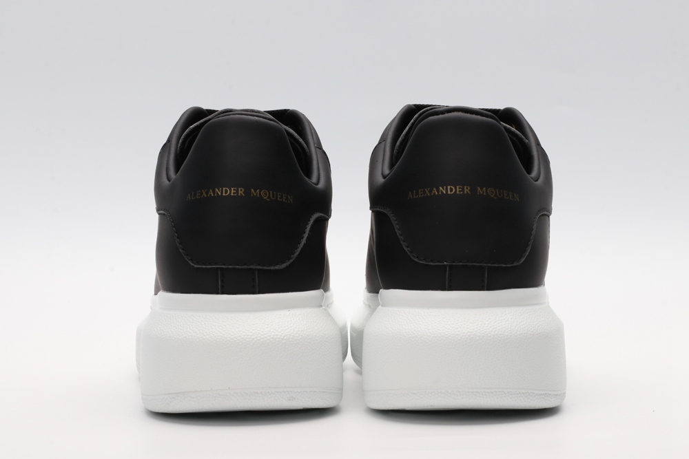 AMQ OVERSIZED SNEAKER Black