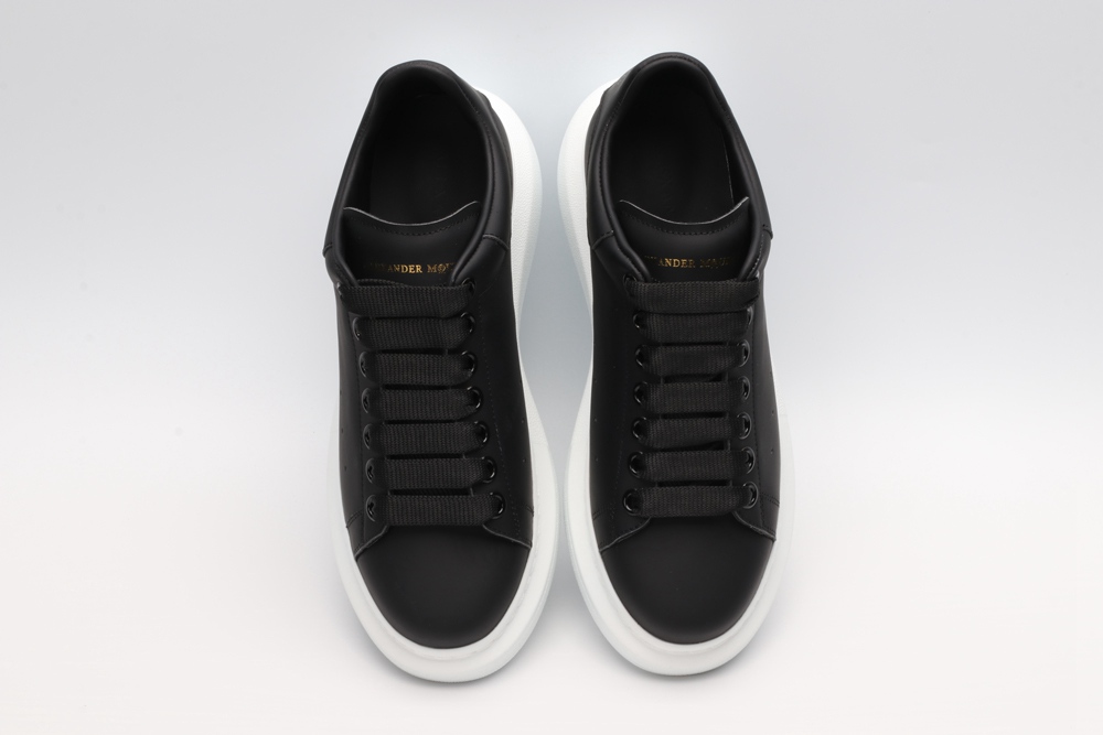 AMQ OVERSIZED SNEAKER Black