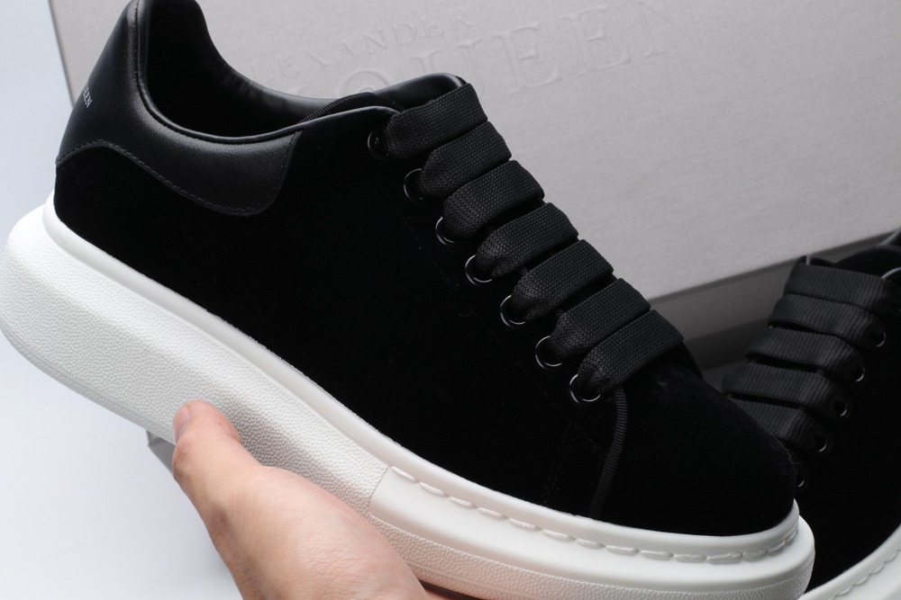 AMQ OVERSIZED SNEAKER black