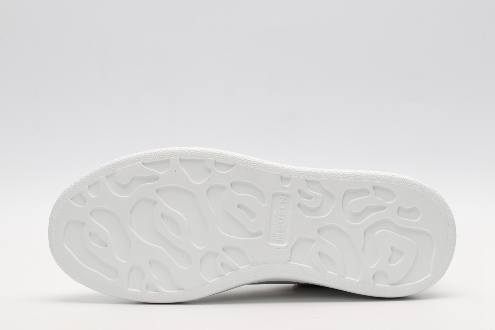 AMQ OVERSIZED SNEAKER