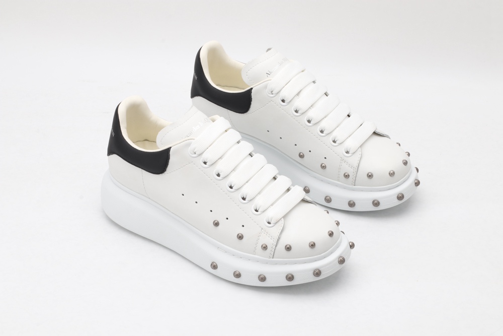 AMQ oversized sneakers with black heel